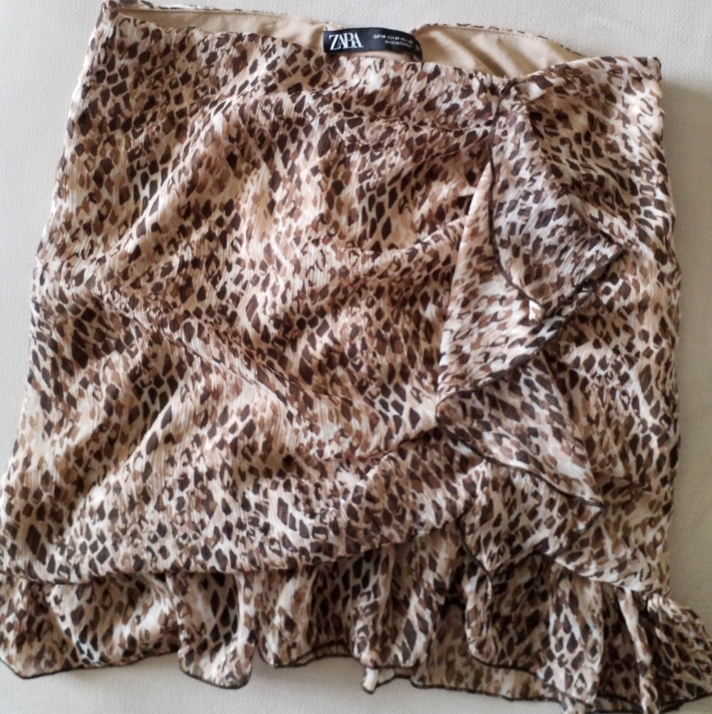ZARA Leopard Print Mini Skirt Size Medium